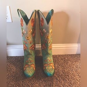 Turquoise and floral Corral boots. Ladies size 9. In pristine condition!